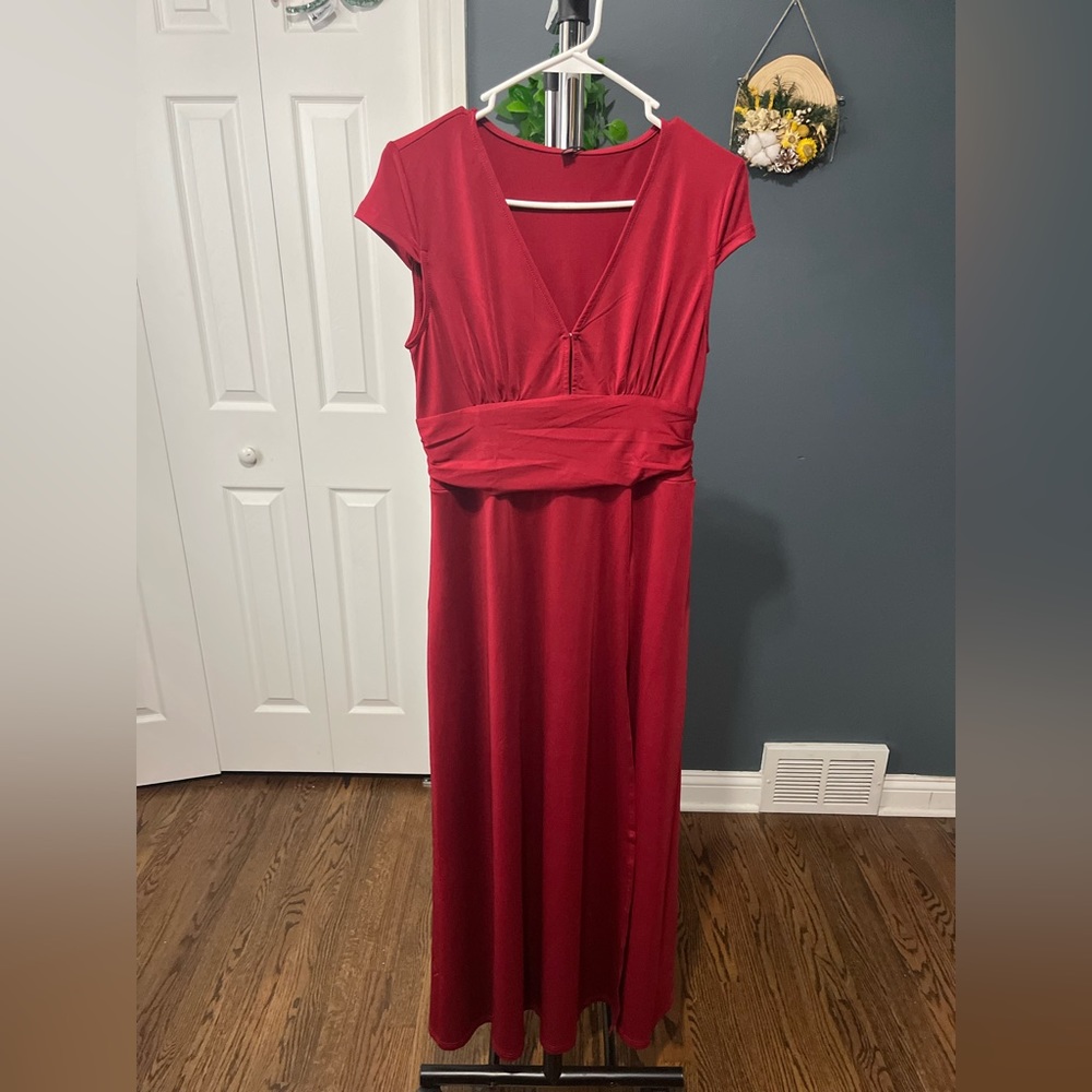 Women’s Burgundy Cocktail Dress Size Medium